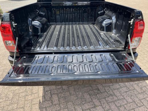 Toyota Hilux 2.4 D-4D Double Cab Professional | Automaat | Navigatie | Stoelverwarming | Parkeersensoren | ActivLease financial lease