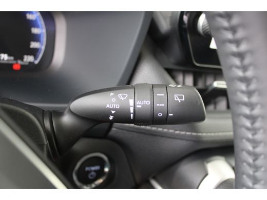 Toyota RAV4 2.5 Hybrid AWD Dynamic | 18 inch | 1650 kg trekgewicht | Apple carplay | Camera | ActivLease financial lease