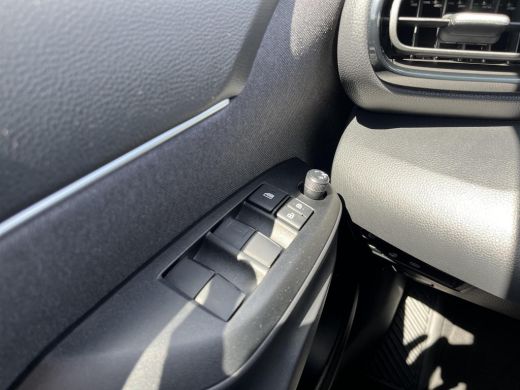 Toyota Yaris Cross 1.5 Hybrid 115 First Edition | Navigatie | Apple CarPlay/Android auto | Achteruitrijcamera | Stuu... ActivLease financial lease