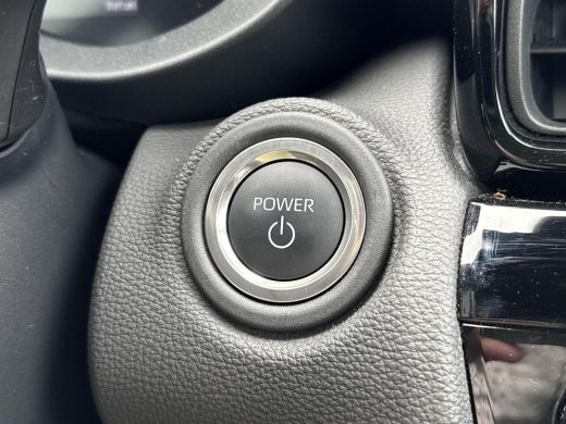 Toyota Yaris Cross 1.5 Hybrid Dynamic Ultimate **STOEL EN STUIURWIELVERWARMING/ KEYLESS/ ADAPTIEF CRUISE CONTROL/ 36... ActivLease financial lease