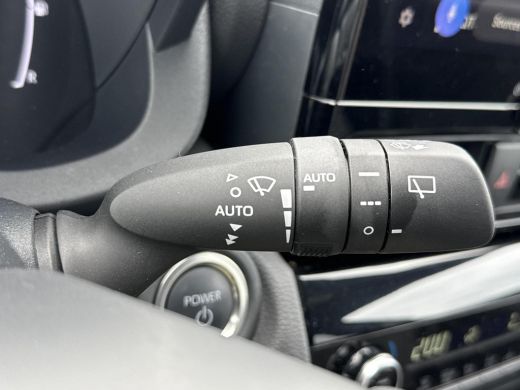 Toyota Yaris Cross 1.5 Hybrid Dynamic Ultimate **STOEL EN STUIURWIELVERWARMING/ KEYLESS/ ADAPTIEF CRUISE CONTROL/ 36... ActivLease financial lease