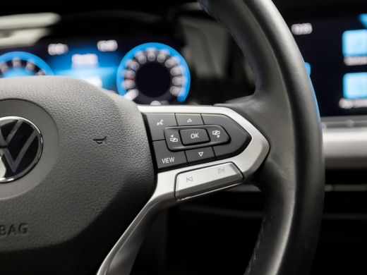 Volkswagen Golf 1.0 eTSI Sport Automaat (APPLE CARPLAY, GROOT NAVI, KEYLESS, SFEERVERLICHTING, SPORTSTOELEN, LM V... ActivLease financial lease