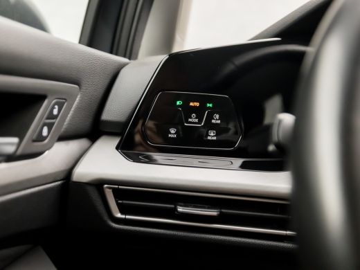 Volkswagen Golf 1.0 eTSI Sport Automaat (APPLE CARPLAY, GROOT NAVI, KEYLESS, SFEERVERLICHTING, SPORTSTOELEN, LM V... ActivLease financial lease