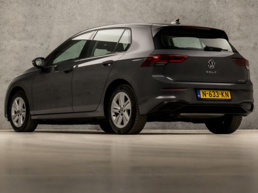 Volkswagen Golf 1.0 eTSI Sport Automaat (APPLE CARPLAY, GROOT NAVI, KEYLESS, SFEERVERLICHTING, SPORTSTOELEN, LM V... ActivLease financial lease