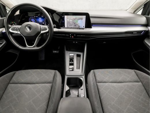 Volkswagen Golf 1.0 eTSI Sport Automaat (APPLE CARPLAY, GROOT NAVI, KEYLESS, SFEERVERLICHTING, SPORTSTOELEN, LM V... ActivLease financial lease