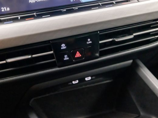 Volkswagen Golf 1.0 eTSI Sport Automaat (APPLE CARPLAY, GROOT NAVI, KEYLESS, SFEERVERLICHTING, SPORTSTOELEN, LM V... ActivLease financial lease