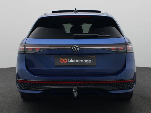 Volkswagen Passat Variant 1.5 eHybrid R-Line Edition 272PK DSG black style, matrix led, trekhaak, 360gr. camera, pa... ActivLease financial lease