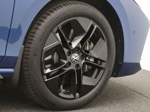 Volkswagen Passat Variant 1.5 eHybrid R-Line Edition 272PK DSG black style, matrix led, trekhaak, 360gr. camera, pa... ActivLease financial lease