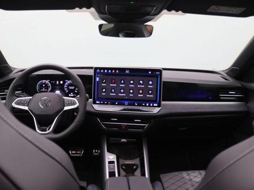 Volkswagen Passat Variant 1.5 eHybrid R-Line Edition 272PK DSG black style, matrix led, trekhaak, 360gr. camera, pa... ActivLease financial lease