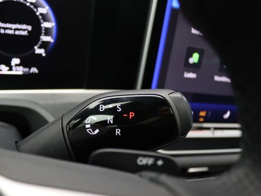 Volkswagen Passat Variant 1.5 eHybrid R-Line Edition 272PK DSG black style, matrix led, trekhaak, 360gr. camera, pa... ActivLease financial lease