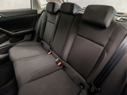Volkswagen Polo 1.0 Sportline (APPLE CARPLAY, GROOT NAVI, SPORTSTOELEN, CRUISE, LED ACHTERLICHTEN, NIEUWE APK, NI... ActivLease financial lease