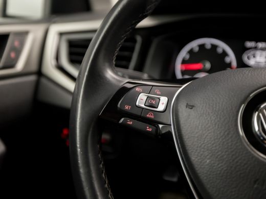 Volkswagen Polo 1.0 Sportline (APPLE CARPLAY, GROOT NAVI, SPORTSTOELEN, CRUISE, LED ACHTERLICHTEN, NIEUWE APK, NI... ActivLease financial lease