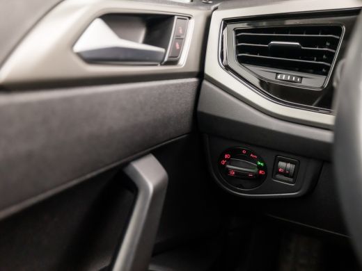 Volkswagen Polo 1.0 Sportline (APPLE CARPLAY, GROOT NAVI, SPORTSTOELEN, CRUISE, LED ACHTERLICHTEN, NIEUWE APK, NI... ActivLease financial lease
