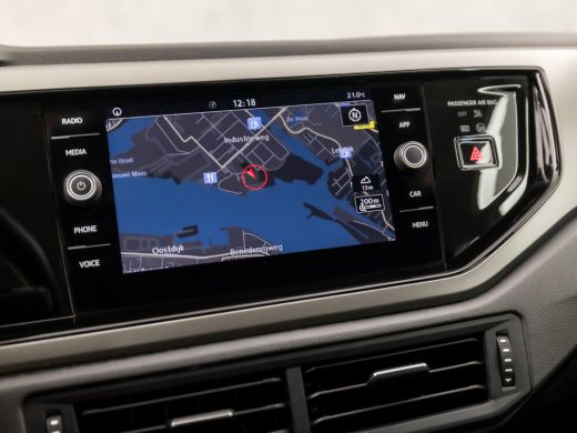 Volkswagen Polo 1.0 Sportline (APPLE CARPLAY, GROOT NAVI, SPORTSTOELEN, CRUISE, LED ACHTERLICHTEN, NIEUWE APK, NI... ActivLease financial lease