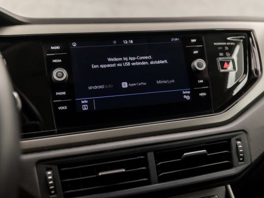Volkswagen Polo 1.0 Sportline (APPLE CARPLAY, GROOT NAVI, SPORTSTOELEN, CRUISE, LED ACHTERLICHTEN, NIEUWE APK, NI... ActivLease financial lease