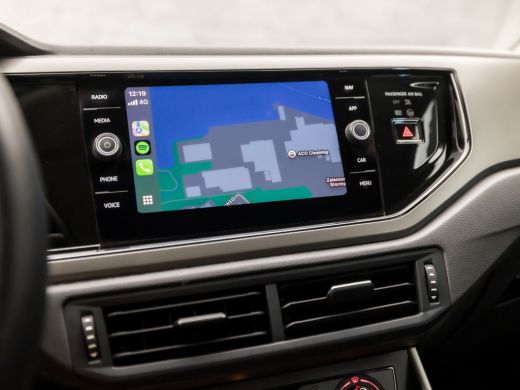 Volkswagen Polo 1.0 Sportline (APPLE CARPLAY, GROOT NAVI, SPORTSTOELEN, CRUISE, LED ACHTERLICHTEN, NIEUWE APK, NI... ActivLease financial lease