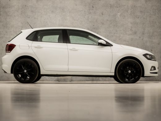 Volkswagen Polo 1.0 Sportline (APPLE CARPLAY, GROOT NAVI, SPORTSTOELEN, CRUISE, LED ACHTERLICHTEN, NIEUWE APK, NI... ActivLease financial lease