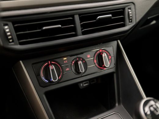 Volkswagen Polo 1.0 Sportline (APPLE CARPLAY, GROOT NAVI, SPORTSTOELEN, CRUISE, LED ACHTERLICHTEN, NIEUWE APK, NI... ActivLease financial lease