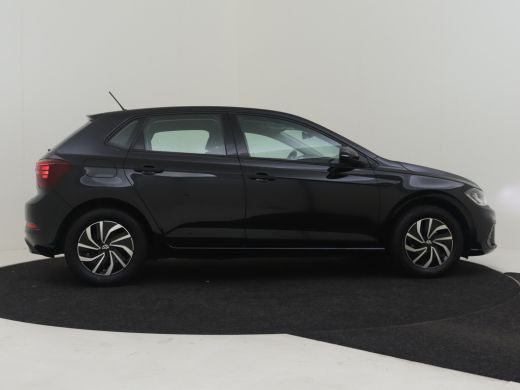 Volkswagen Polo 1.0 TSI Life 96pk | Navigatie | App connect | Adaptief cruise control | DAB radio | Airco | 15"LMV ActivLease financial lease