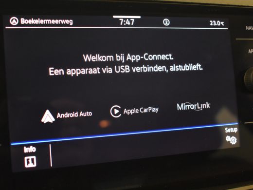Volkswagen Polo 1.0 TSI Life 96pk | Navigatie | App connect | Adaptief cruise control | DAB radio | Airco | 15"LMV ActivLease financial lease