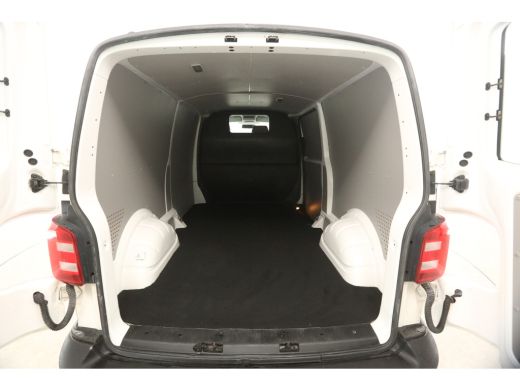 Volkswagen Transporter 150PK 2.0 TDI L2H1 DSG Automaat Airco Cruise Carplay Trekhaak 3 Persoons PDC Elektrpakket ActivLease financial lease