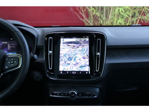 Volvo  C40 Single Motor Plus 69 kWh | Panoramadak | Stuur/stoelverwarming | Camera | Adaptive Cruise ActivLease financial lease