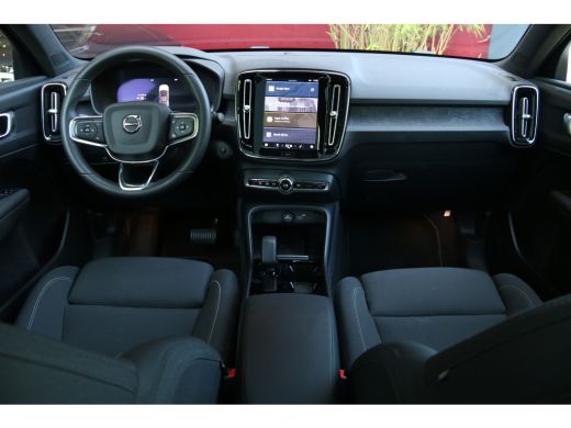 Volvo  C40 Single Motor Plus 69 kWh | Panoramadak | Stuur/stoelverwarming | Camera | Adaptive Cruise ActivLease financial lease