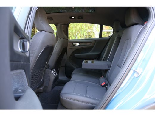 Volvo  C40 Single Motor Plus 69 kWh | Panoramadak | Stuur/stoelverwarming | Camera | Adaptive Cruise ActivLease financial lease