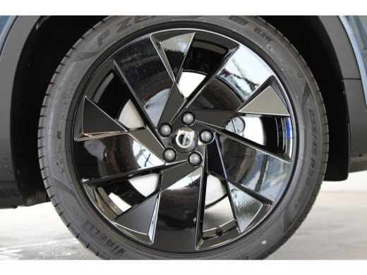 Volvo  EX40 252PK Extended Range Ultra Black 82kWh | Panoramadak | HK Audio | Getint Glas | Stoel/Stuur Verw. ActivLease financial lease