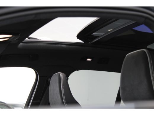 Volvo  EX40 252PK Extended Range Ultra Black 82kWh | Panoramadak | HK Audio | Getint Glas | Stoel/Stuur Verw. ActivLease financial lease