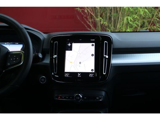 Volvo  XC40 1.5 T4 Recharge Inscription Expression | Camera | Keyless | CarPlay | 18" Velgen ActivLease financial lease