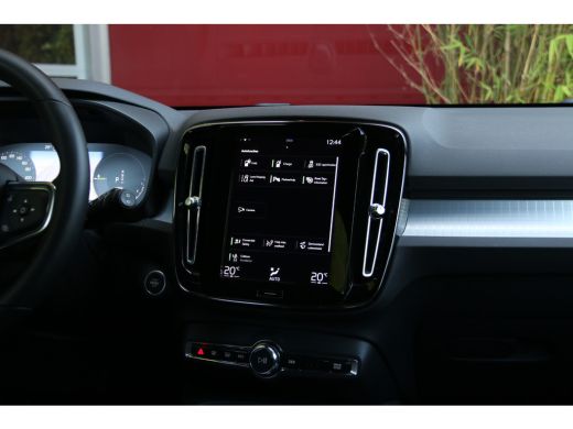 Volvo  XC40 1.5 T4 Recharge Inscription Expression | Camera | Keyless | CarPlay | 18" Velgen ActivLease financial lease