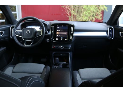 Volvo  XC40 1.5 T4 Recharge Inscription Expression | Camera | Keyless | CarPlay | 18" Velgen ActivLease financial lease