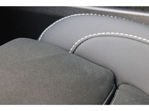Volvo  XC40 1.5 T5 Plug-in hybrid Plus Dark | Trekhaak | Stoelverw. | Power Seats | HK Audio ActivLease financial lease