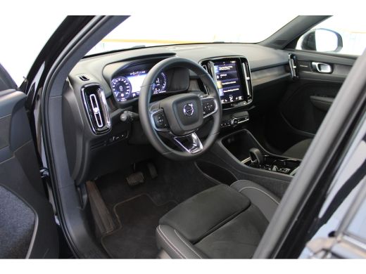 Volvo  XC40 1.5 T5 Plug-in hybrid Plus Dark | Trekhaak | Stoelverw. | Power Seats | HK Audio ActivLease financial lease