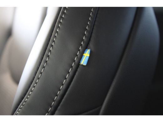 Volvo  XC60 T6 350PK AWD Ultra Black Edition | B&W audio | Luchtvering | 22" | Massage/ventilatie | Full LED ActivLease financial lease