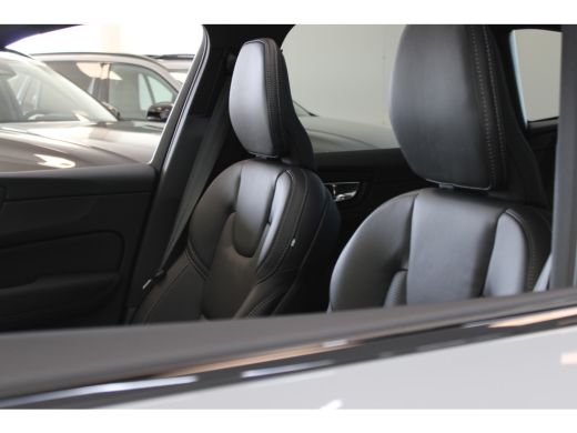 Volvo  XC60 T6 350PK AWD Ultra Black Edition | B&W audio | Luchtvering | 22" | Massage/ventilatie | Full LED ActivLease financial lease