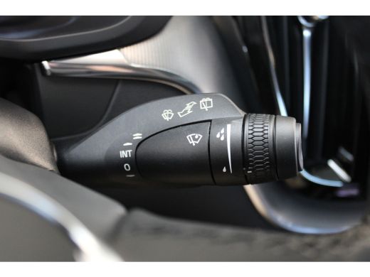 Volvo  XC60 T6 350PK AWD Ultra Black Edition | B&W audio | Luchtvering | 22" | Massage/ventilatie | Full LED ActivLease financial lease