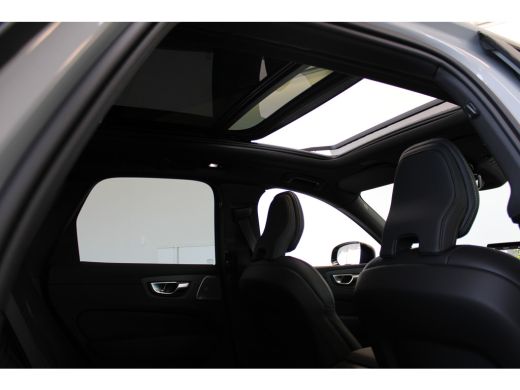 Volvo  XC60 T6 350PK AWD Ultra Black Edition | B&W | Luchtvering | 22" ActivLease financial lease