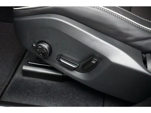 Volvo  XC60 T6 AWD Plus Black Ed. | Achterbank verwarmd | Achteruitrijcamera | Contourstoelen ActivLease financial lease
