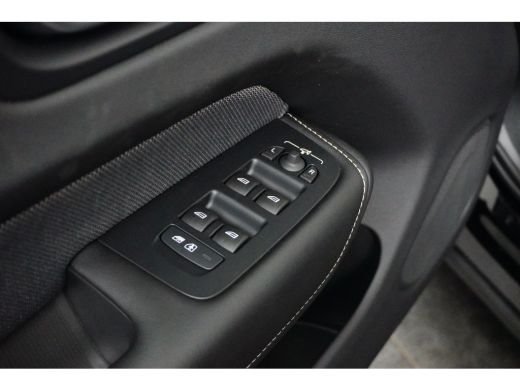 Volvo  XC60 T6 AWD Plus Black Ed. | Achterbank verwarmd | Achteruitrijcamera | Contourstoelen ActivLease financial lease