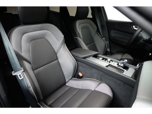 Volvo  XC60 T6 AWD Plus Black Ed. | Achterbank verwarmd | Achteruitrijcamera | Contourstoelen ActivLease financial lease