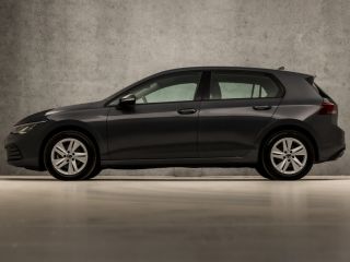 Volkswagen Golf 1.0 eTSI Sport Automaat (APPLE CARPLAY, GROOT NAVI, KEYLESS, SFEERVERLICHTING, SPORTSTOELEN, LM V...