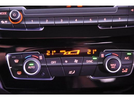 BMW X1 sDrive18i *1ste Eigenaar*Navigatie*Trekhaak*Carplay* ActivLease financial lease