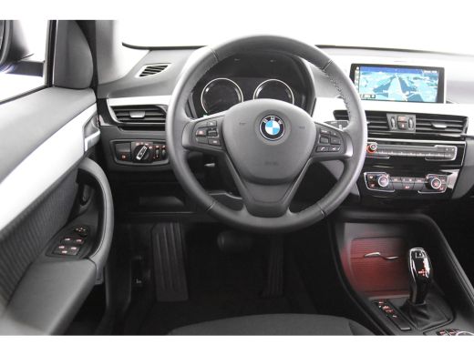 BMW X1 sDrive18i *1ste Eigenaar*Navigatie*Trekhaak*Carplay* ActivLease financial lease