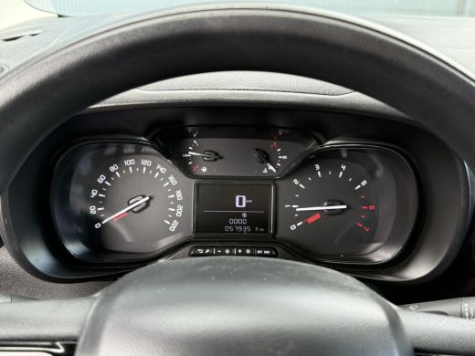 Citroën Berlingo 1.5 BlueHDI 102 PK / L2H1 / TREKHAAK / IMPERIAAL / INRICHTING / AIRCO / CAMERA ActivLease financial lease