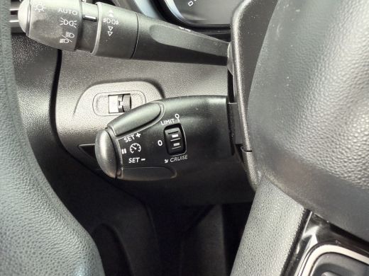 Citroën Berlingo 1.5 BlueHDI 102 PK / L2H1 / TREKHAAK / IMPERIAAL / INRICHTING / AIRCO / CAMERA ActivLease financial lease