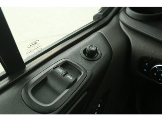 Ford Transit Custom 300 2.0 TDCI L2H1 Automaat 2xSchuifdeur LED Airco Camera Cruise Carplay PDC 3 Persoons ActivLease financial lease
