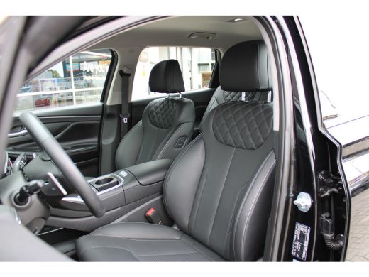Hyundai Santa Fe 1.6 T-GDI PHEV Comfort Smart 7p. | Eleketrisch bedienbare stoelen | Lederen bekleding | Navigatie... ActivLease financial lease