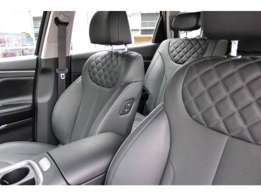 Hyundai Santa Fe 1.6 T-GDI PHEV Comfort Smart 7p. | Eleketrisch bedienbare stoelen | Lederen bekleding | Navigatie... ActivLease financial lease